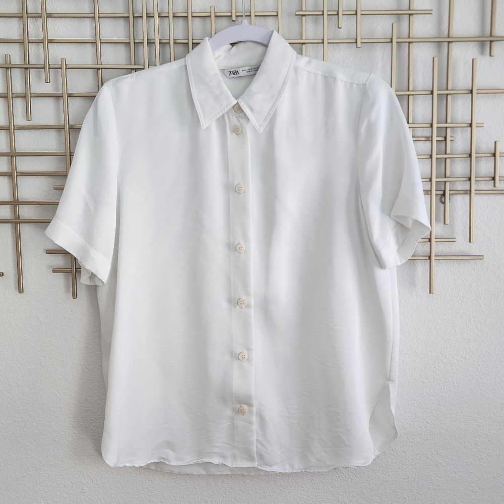 ZARA Short Sleeved Collared Button Down Shirt